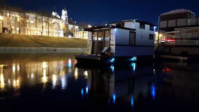 Ботели Houseboat Вильнюс-21